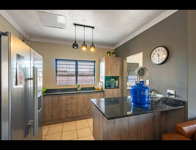 3 BEDROOM DUPLEX FOR SALE IN MONTANA